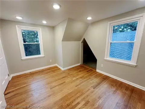 Bedroom - 3300 S Cliff Dr, Fort Smith, AR 72903 photo 2 of 4