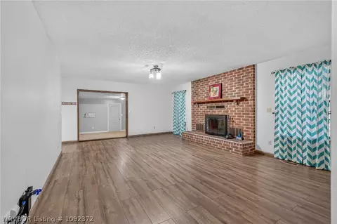 Living - 210 24th St, Ozark, AR 72949 photo 1 of 6