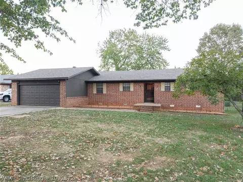 Exterior - 210 24th St, Ozark, AR 72949 photo 2 of 13