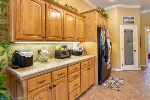 Kitchen - 1109 Southfork Ln, Bonanza, AR 72916 photo 4 of 6