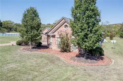 Exterior - 1109 Southfork Ln, Bonanza, AR 72916 photo 4 of 12