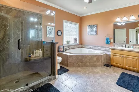 Bath - 1109 Southfork Ln, Bonanza, AR 72916 photo 1 of 4