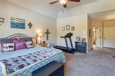Bedroom - 1109 Southfork Ln, Bonanza, AR 72916 photo 2 of 5