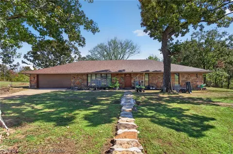 40956 S County Rd 4490, Mccurtain, OK 74944