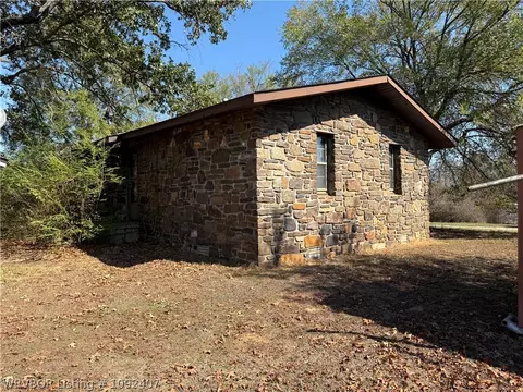 Exterior - 405 Cedar Ave, Alma, AR 72921 photo 4 of 11