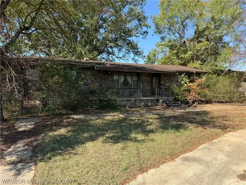 Exterior - 405 Cedar Ave, Alma, AR 72921 photo 3 of 11