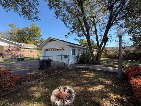 Exterior - 403 Chism St, Paris, AR 72855 photo 3 of 4