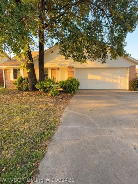 305 Adirondack Loop, Roland, OK 74954