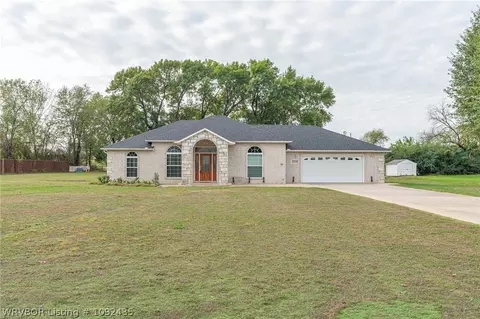 1712 Broaddrick Ln, Van Buren, AR 72956