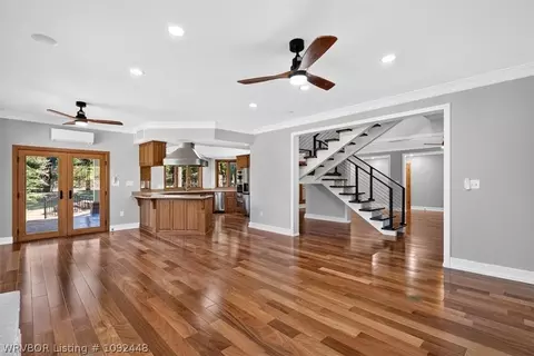 Living - 4528 Spring Mountain Rd, Fort Smith, AR 72916 photo 5 of 10