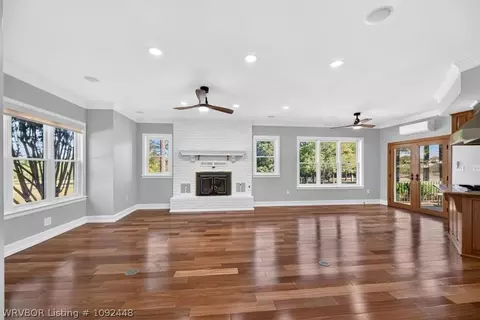 Living - 4528 Spring Mountain Rd, Fort Smith, AR 72916 photo 1 of 10