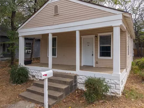 Exterior - 1700 S Q St, Fort Smith, AR 72901 photo 2 of 7