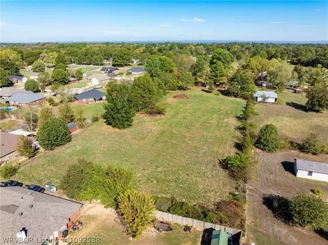 View/Area - 1905 W Main St, Lavaca, AR 72941 photo 5 of 12