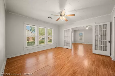 Living - 1905 W Main St, Lavaca, AR 72941 photo 4 of 6