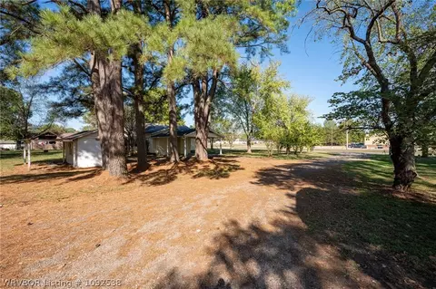 Exterior - 1905 W Main St, Lavaca, AR 72941 photo 13 of 15
