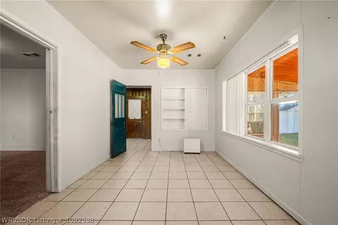 Living - 1905 W Main St, Lavaca, AR 72941 photo 3 of 6