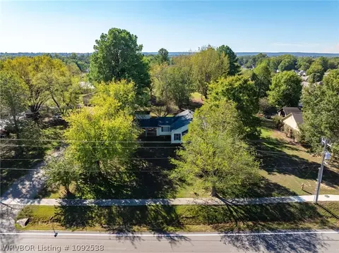 View/Area - 1905 W Main St, Lavaca, AR 72941 photo 1 of 12