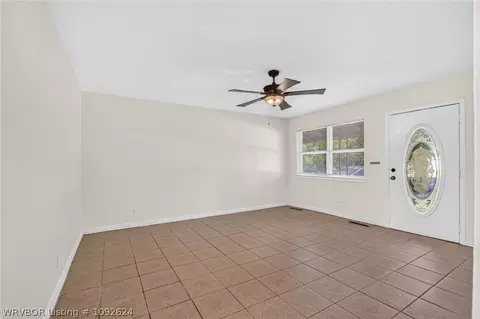 Living - 1702 Tulsa St, Fort Smith, AR 72901 photo 1 of 4