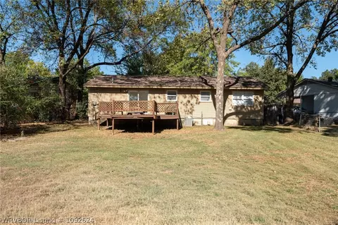 Exterior - 1702 Tulsa St, Fort Smith, AR 72901 photo 9 of 19
