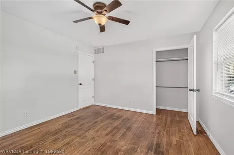Bedroom - 1702 Tulsa St, Fort Smith, AR 72901 photo 3 of 7