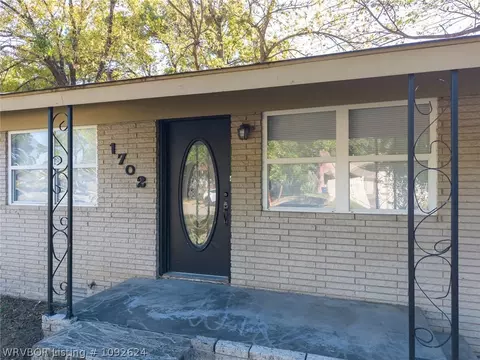 Exterior - 1702 Tulsa St, Fort Smith, AR 72901 photo 4 of 19