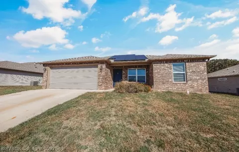 146 Worley St, Huntsville, AR 72740