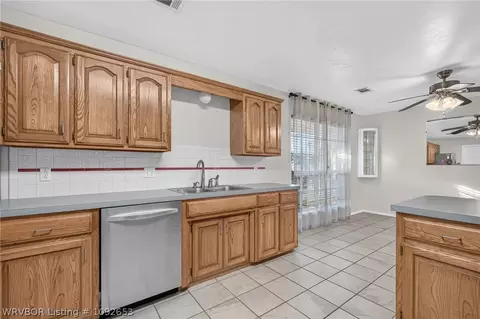 Kitchen - 9609 Bridgeford Rd, Fort Smith, AR 72908 photo 3 of 4