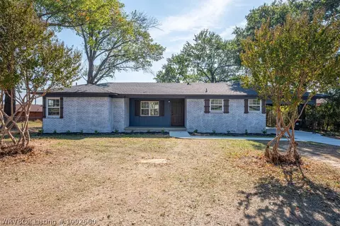 3104 Oak Ln, Van Buren, AR 72956