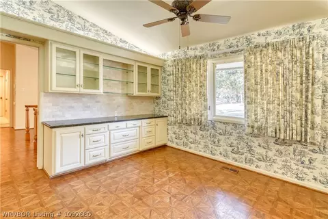 Dining - 3022 Cliff Dr, Fort Smith, AR 72901 photo 1 of 2