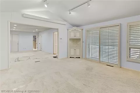 Living - 3022 Cliff Dr, Fort Smith, AR 72901 photo 3 of 6