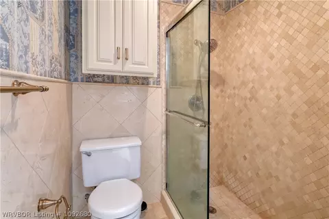 Bath - 3022 Cliff Dr, Fort Smith, AR 72901 photo 3 of 5