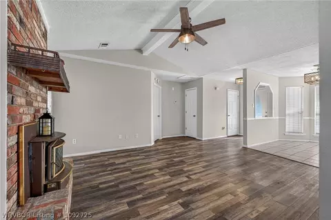 Living - 1908 Whippoorwill Dr, Greenwood, AR 72936 photo 1 of 3