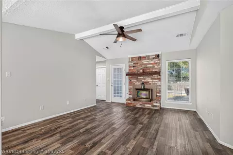 Living - 1908 Whippoorwill Dr, Greenwood, AR 72936 photo 2 of 3