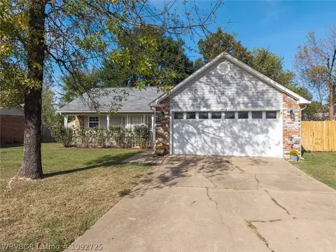Exterior - 1908 Whippoorwill Dr, Greenwood, AR 72936 photo 2 of 6