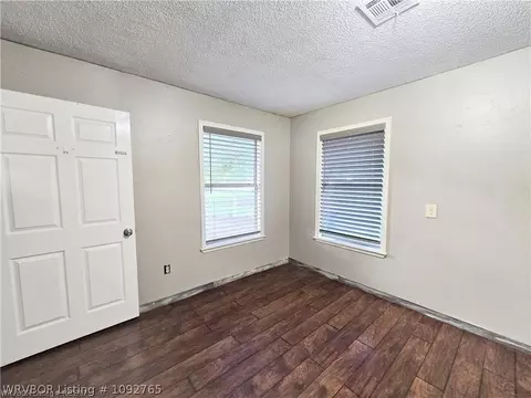 Bedroom - 1005 Highway 96 SW, Lavaca, AR 72941 photo 4 of 4