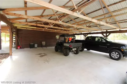 Exterior - 462012 E 1045 Rd, Sallisaw, OK 74955 photo 5 of 11
