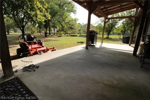 Exterior - 462012 E 1045 Rd, Sallisaw, OK 74955 photo 8 of 11