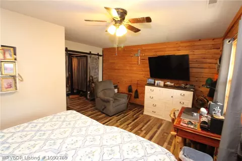 Bedroom - 462012 E 1045 Rd, Sallisaw, OK 74955 photo 3 of 5