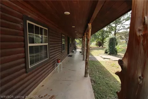 Exterior - 462012 E 1045 Rd, Sallisaw, OK 74955 photo 7 of 11