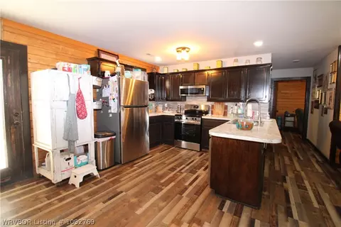 Kitchen - 462012 E 1045 Rd, Sallisaw, OK 74955 photo 1 of 2