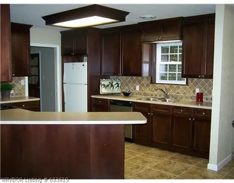 102 Henson Dr, Paris, AR 72855 photo 4