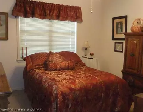 1004 68th Ln, Fort Smith, AR 72903 photo 2