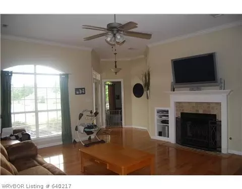 915 N 2 Ter, Barling, AR 72923 photo 3
