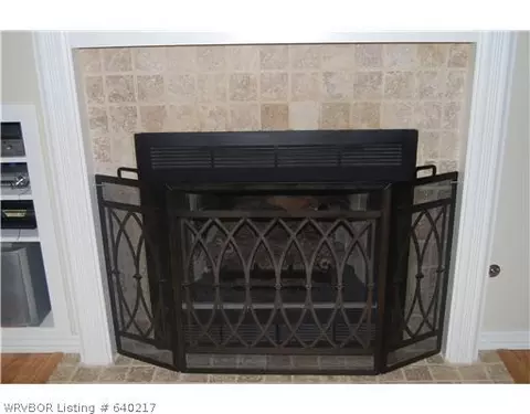 915 N 2 Ter, Barling, AR 72923 photo 4