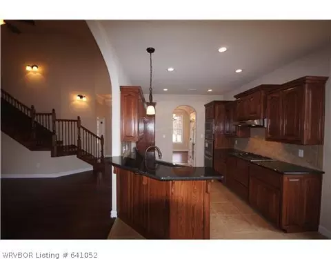 8807 Southridge Dr, Fort Smith, AR 72908 photo 3