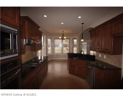 8807 Southridge Dr, Fort Smith, AR 72908 photo 5