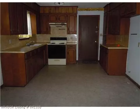 1304 N Davis St, Lavaca, AR 72941 photo 2