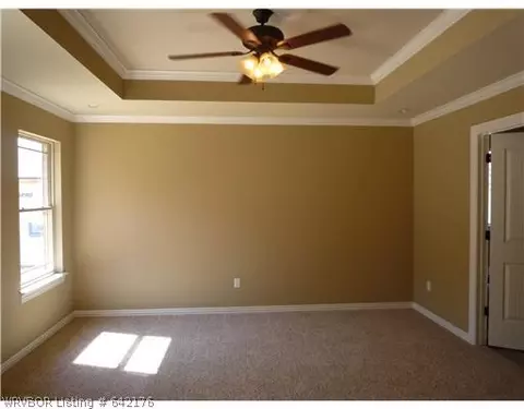 8912 Gracie Ln, Fort Smith, AR 72916 photo 4