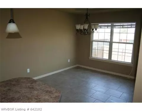 519 Trenton Dr, Fort Smith, AR 72908 photo 4