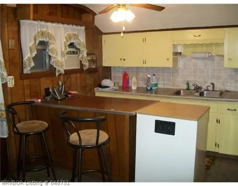 401 4th St, Lavaca, AR 72941 photo 4